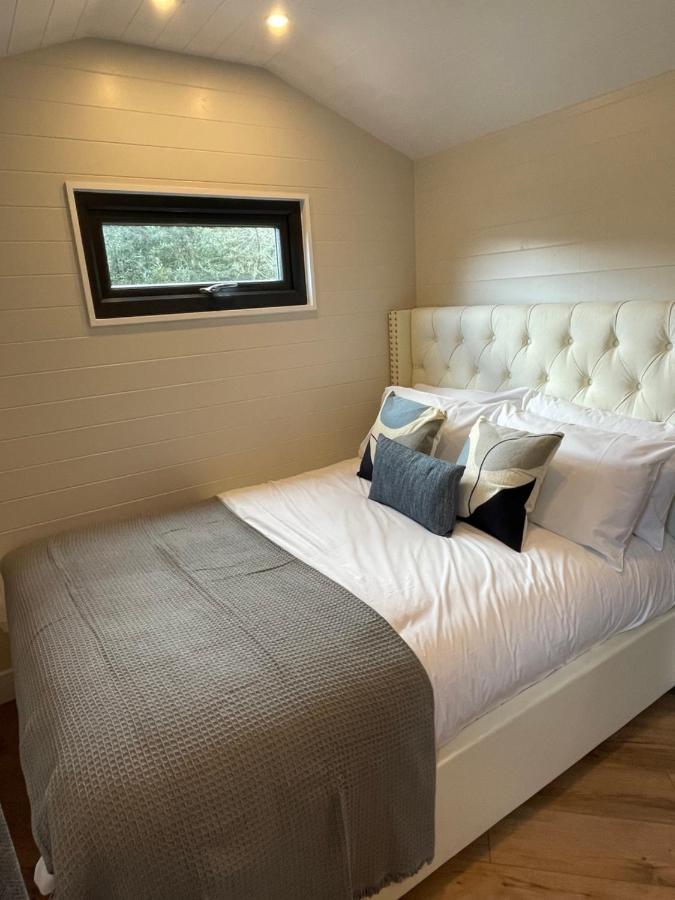 Dee Lodge With Private Hot Tub ランゴレン エクステリア 写真